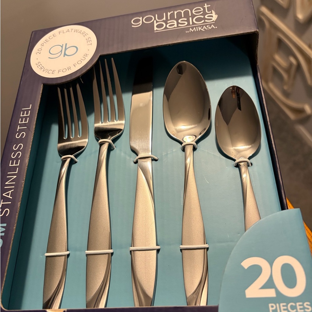 Mikasa Lunea Frost 20-Piece Stainless Steel Flatware Set - Silver - Picture 4 of 4